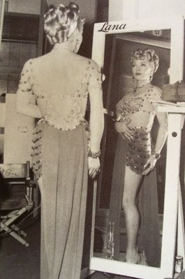 Lolita's Classics: Women and mirrors